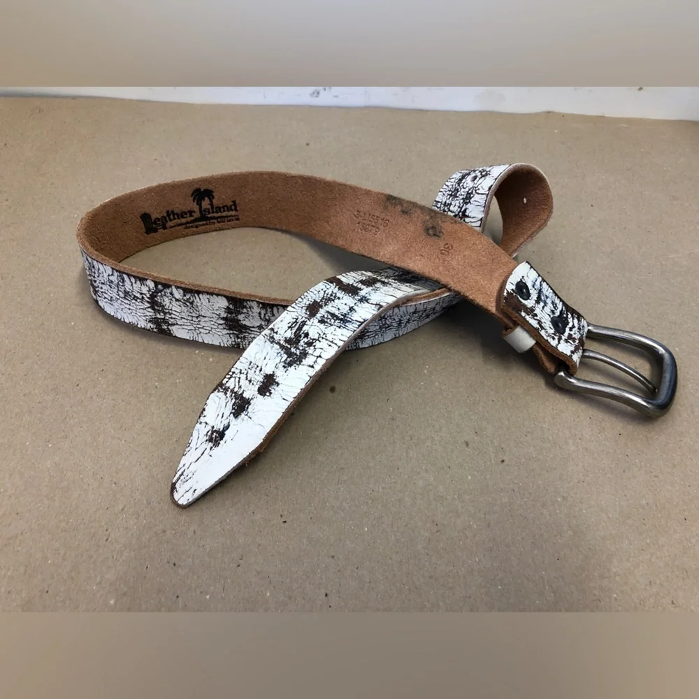 NWOT Bill Lavin Leather Island White Distressed Leather Belt
